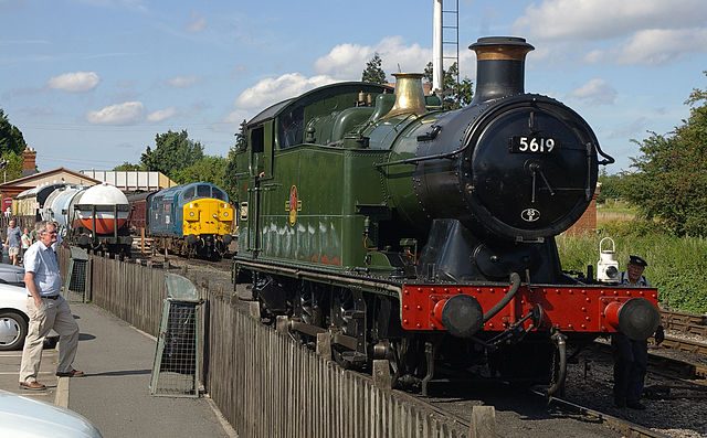 640px-Toddington_railway_station_MMB_11_37324_5619.jpg