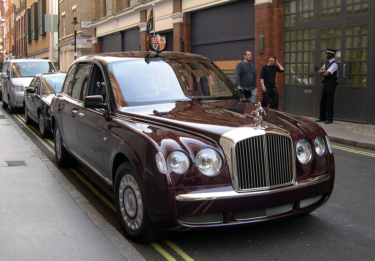 1200px-2002_Bentley_State_Limousine.jpg