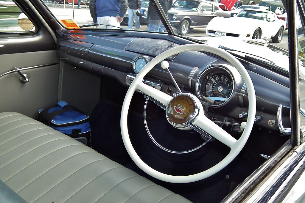 1024px-1949_Ford_Tudor_V8_sedan_%286102203239%29.jpg