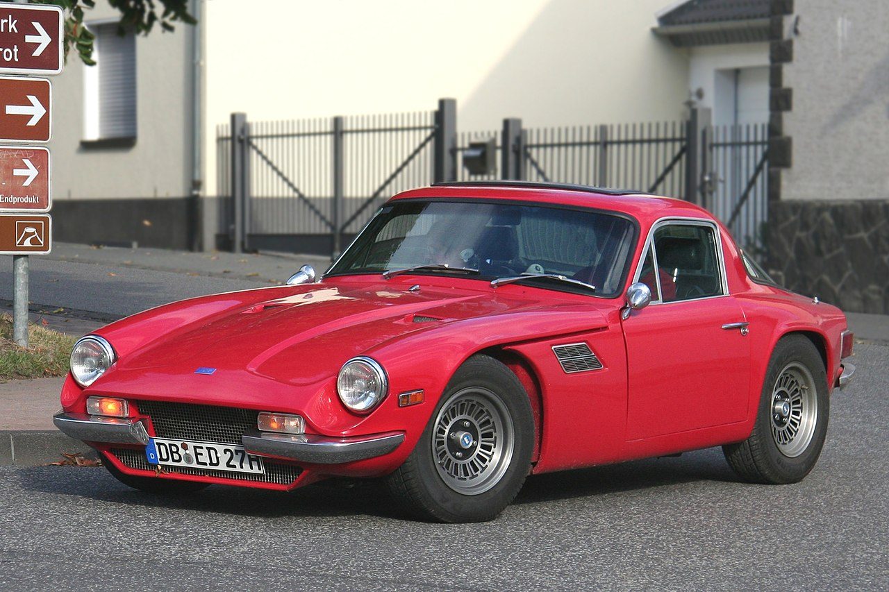 1280px-TVR_3000_M%2C_Bj._1974_%282009-10-13%29_Seite_%28ret%29.jpg