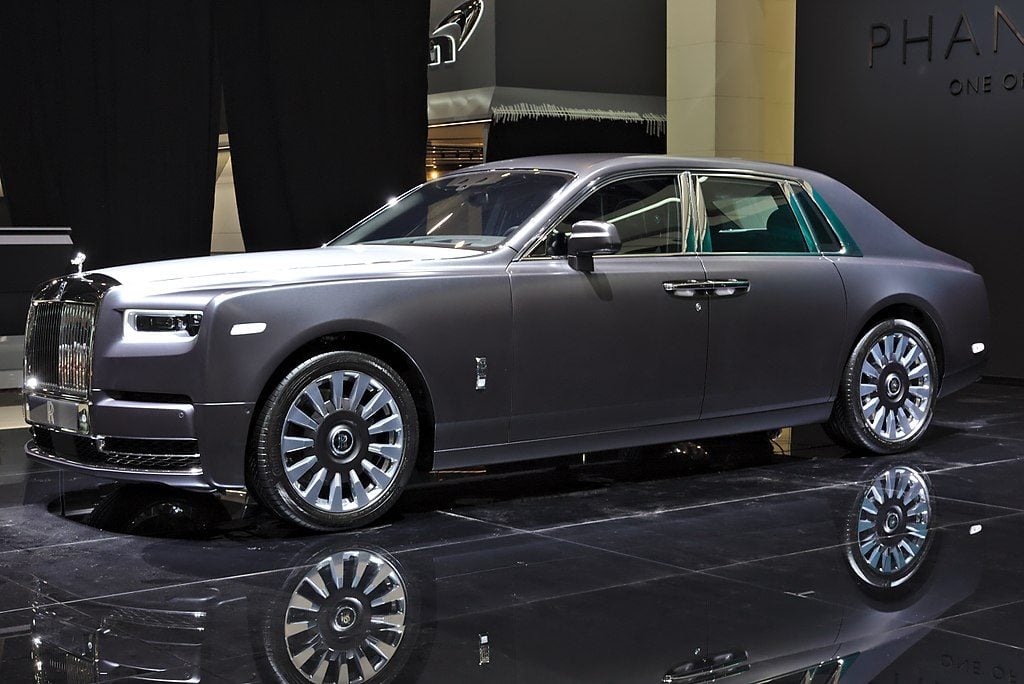 1024px-Rolls-Royce_Phantom_VIII_Genf_2018.jpg