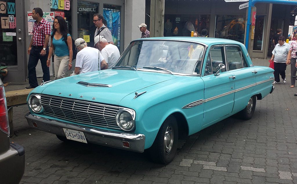 1024px-1963_Ford_Falcon_Futura_%2815037065892%29.jpg