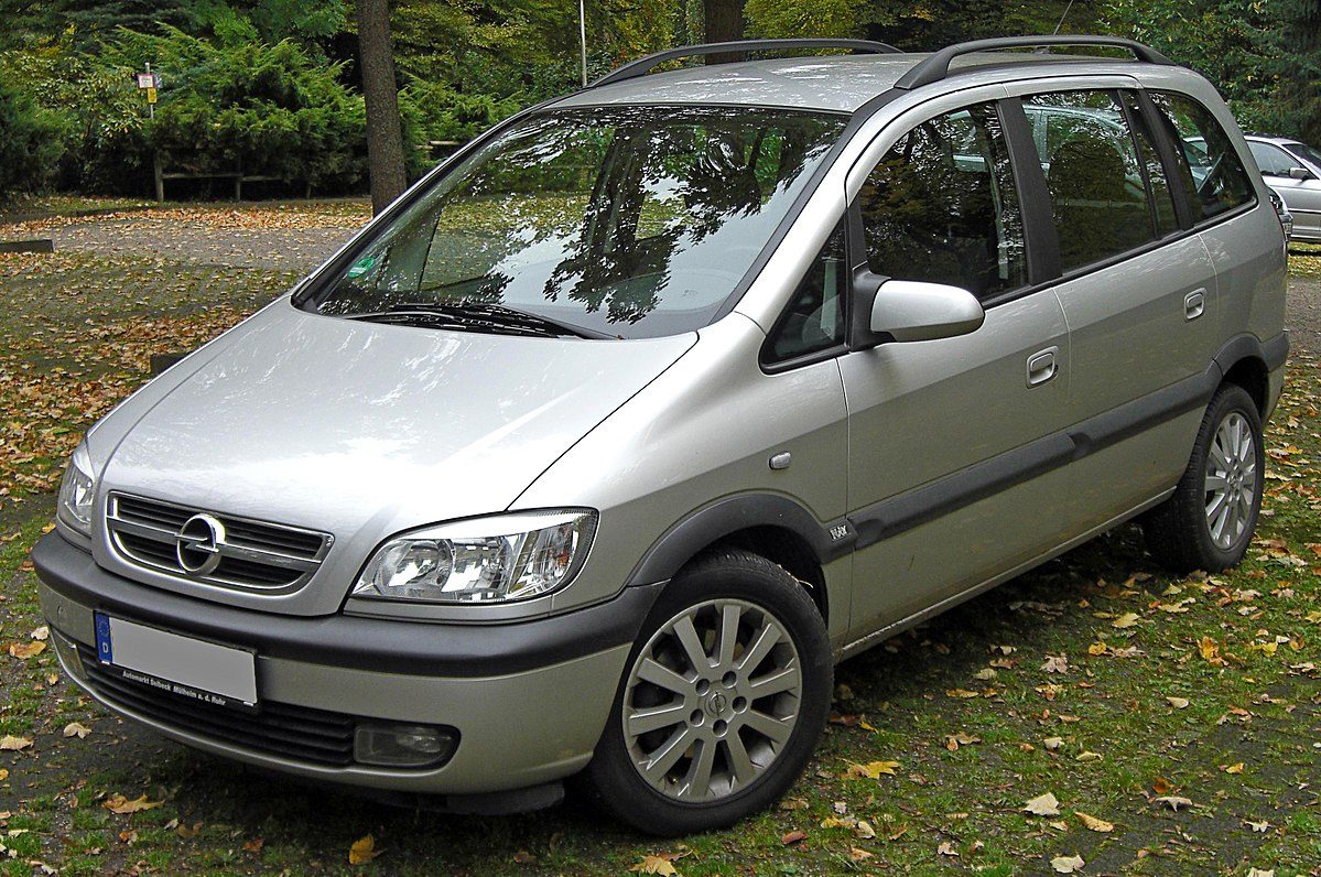 1200px-Opel_Zafira_A_Facelift_front_20091022.jpg