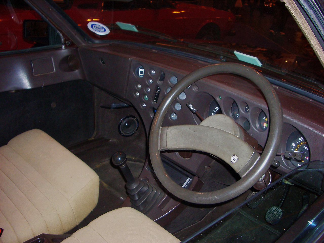 1280px-Lancia_beta_interior.jpg