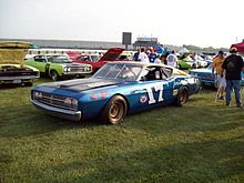 220px-Reproduction_of_the_1969_Ford_Talladega_Race_Car_driven_by_David_Pearson.jpg