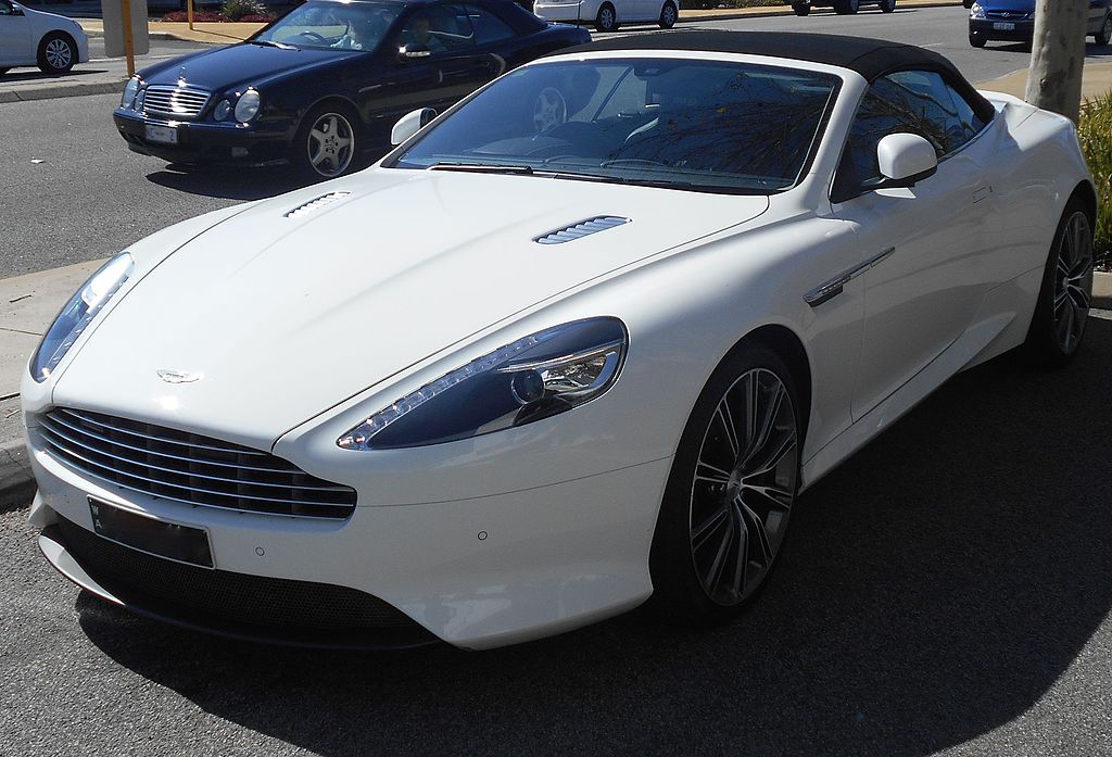 1024px-2014_Aston_Martin_DB9_Volante_convertible_%282015-08-24%29_01.JPG