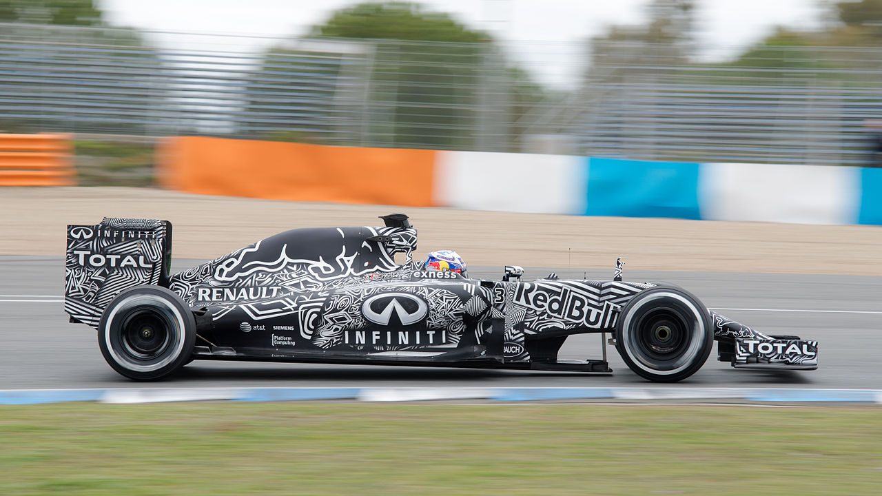 1280px-Red_Bull_RB11_16355850249_45c5240d97_o.jpg