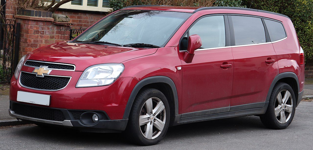 1280px-2012_Chevrolet_Orlando_LTZ_VCDi_Automatic_2.0_Front.jpg