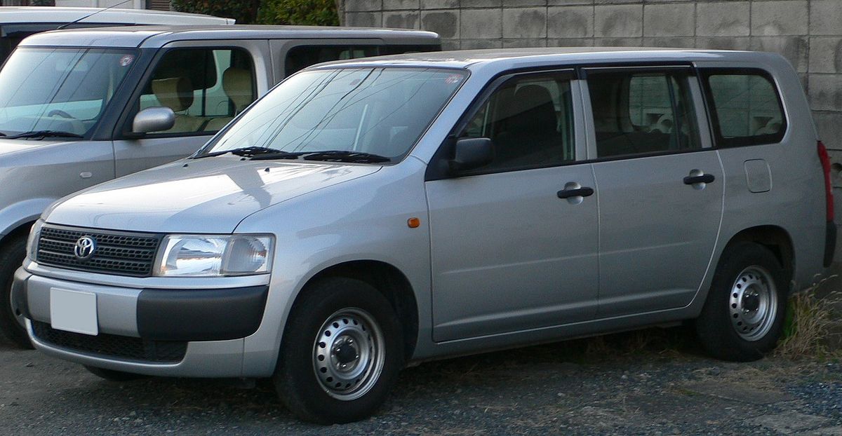 1200px-2002_Toyota_Probox_01.jpg