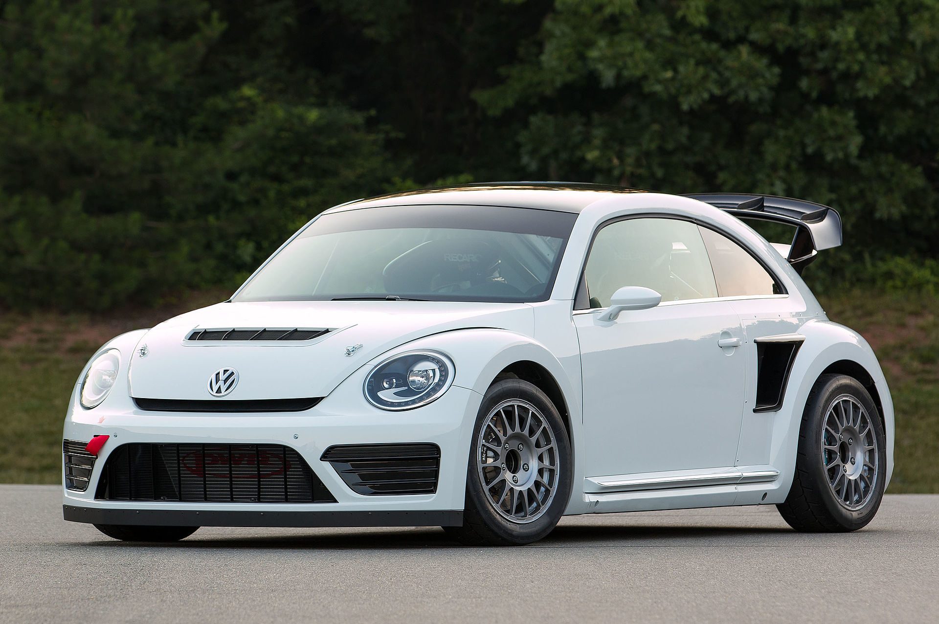 1920px-VW_Beetle_Rallycross_Supercar_2013_001.jpg