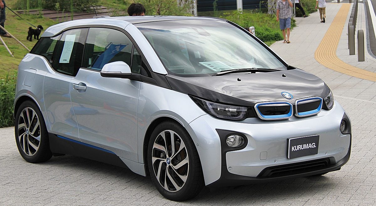 1200px-BMW_i3_01.jpg