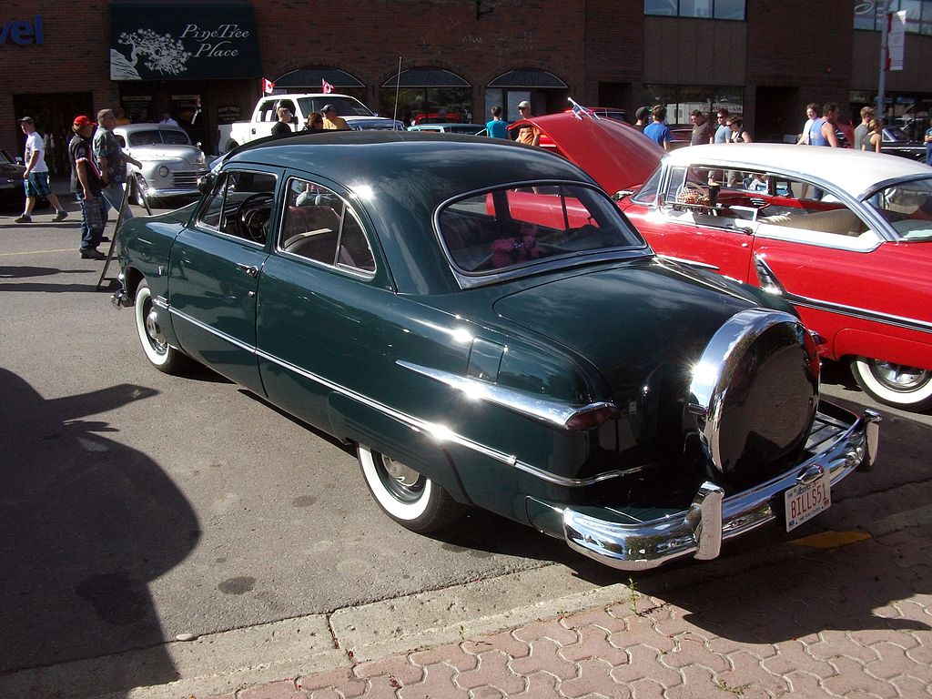 1024px-1951_Ford_%286284674133%29.jpg