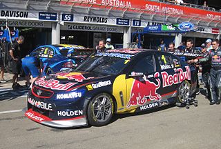 320px-Holden_VF_Commodore_of_Jamie_Whincup_2013.JPG