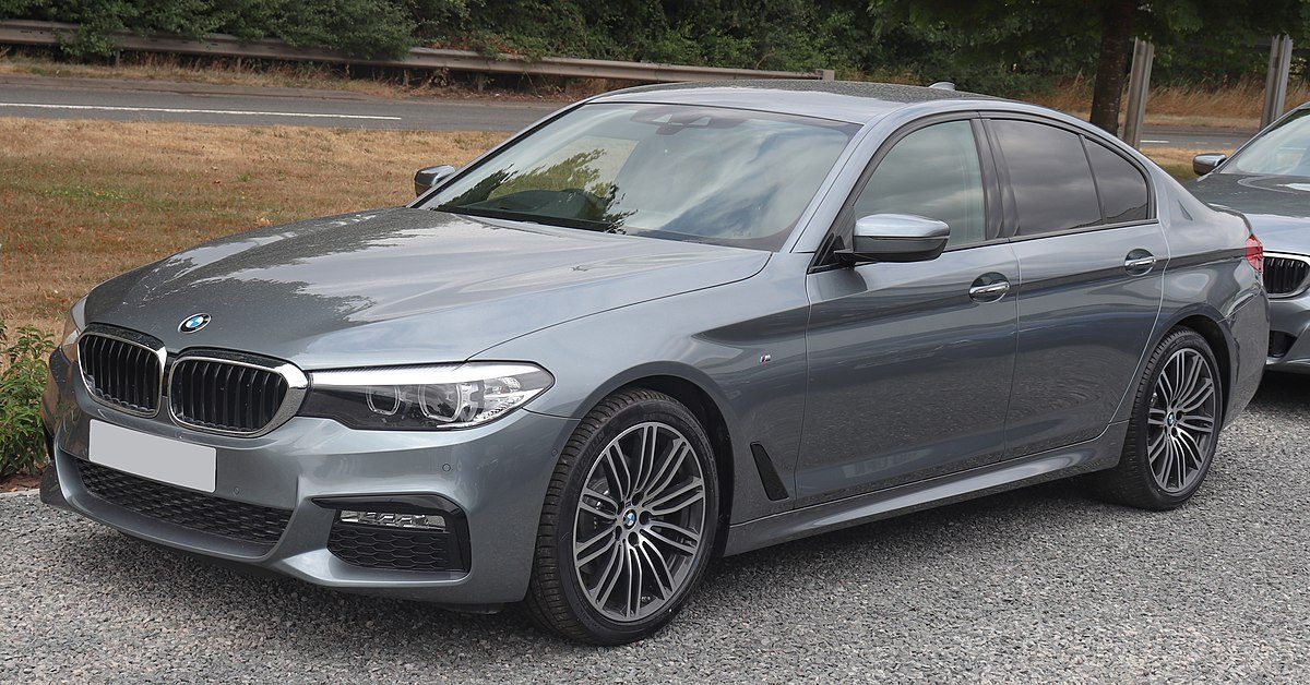 1200px-2018_BMW_520d_xDrive_M_Sport_Automatic_2.0_Front.jpg