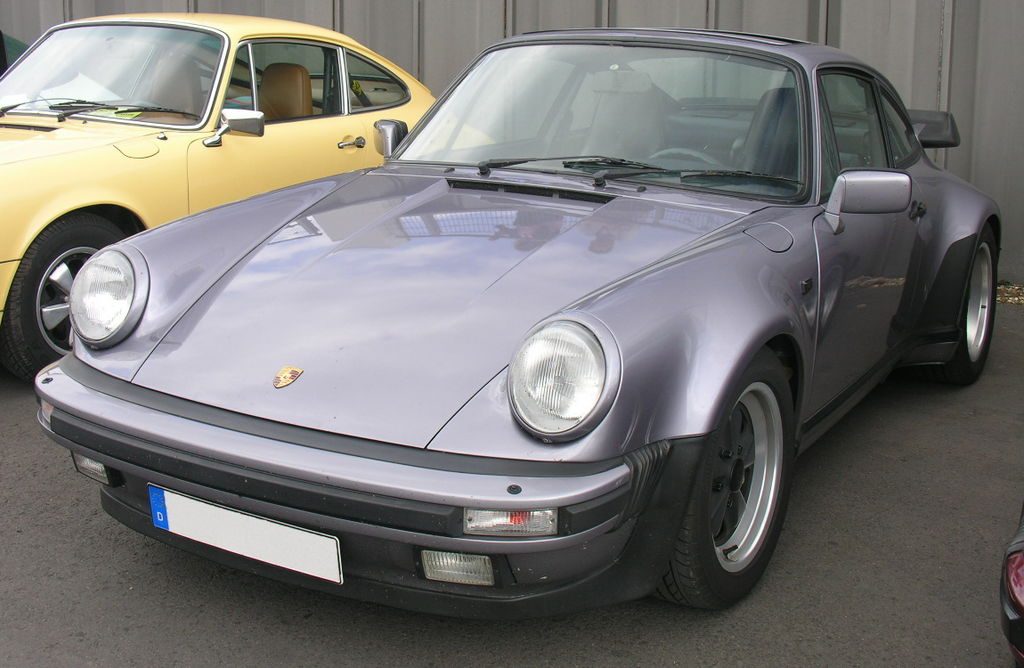 1024px-Porsche_911_Turbo.jpg