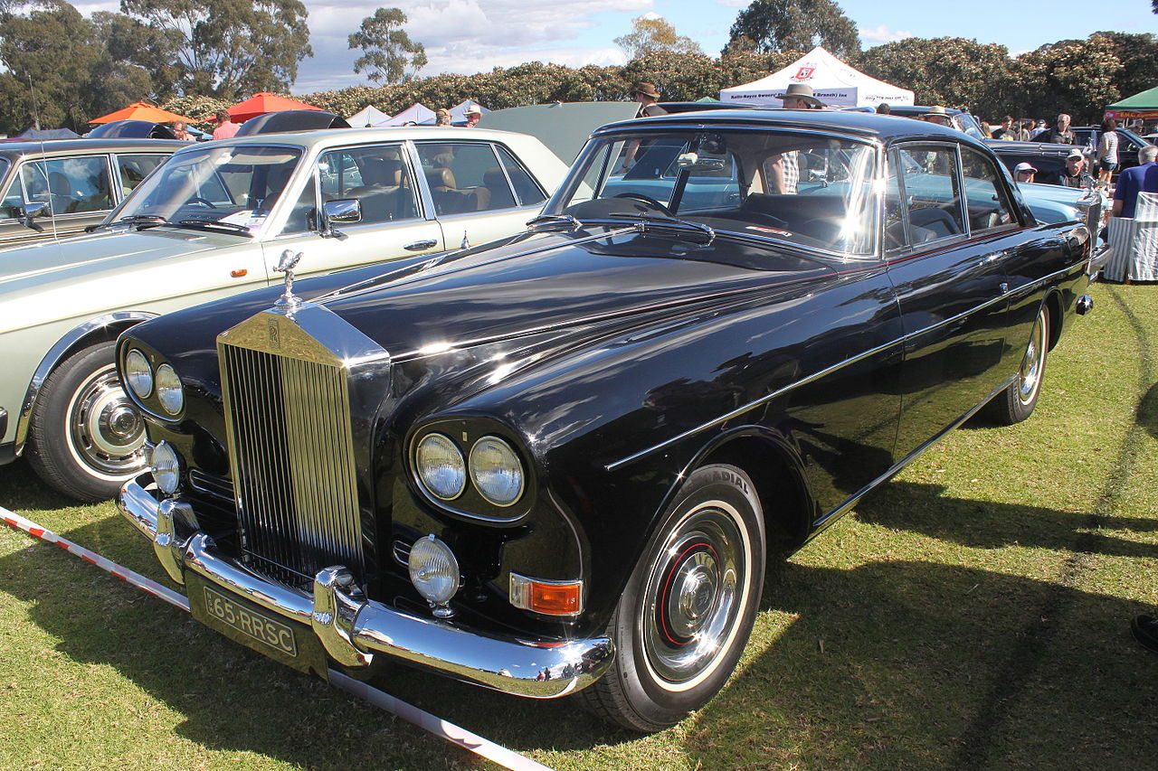 1280px-1965_Rolls_Royce_Silver_Cloud_III_Mulliner_Park_Ward_%2821428586344%29.jpg