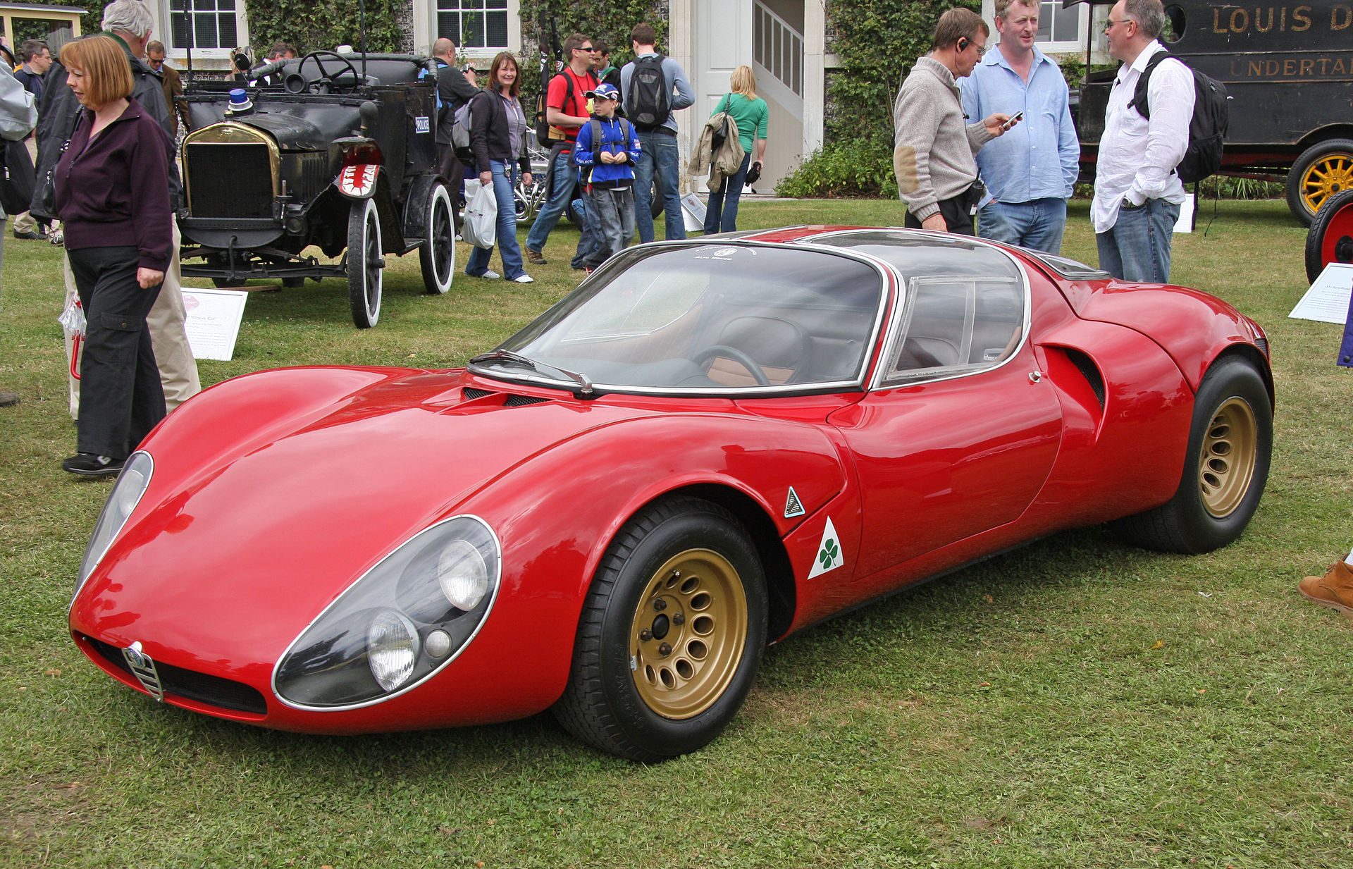 1920px-Alfa_Romeo_Tipo_33_Stradale_Front.jpg