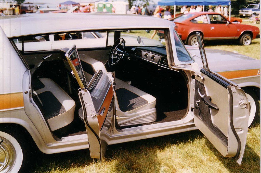 1024px-1957_Rambler_Rebel_interior.JPG