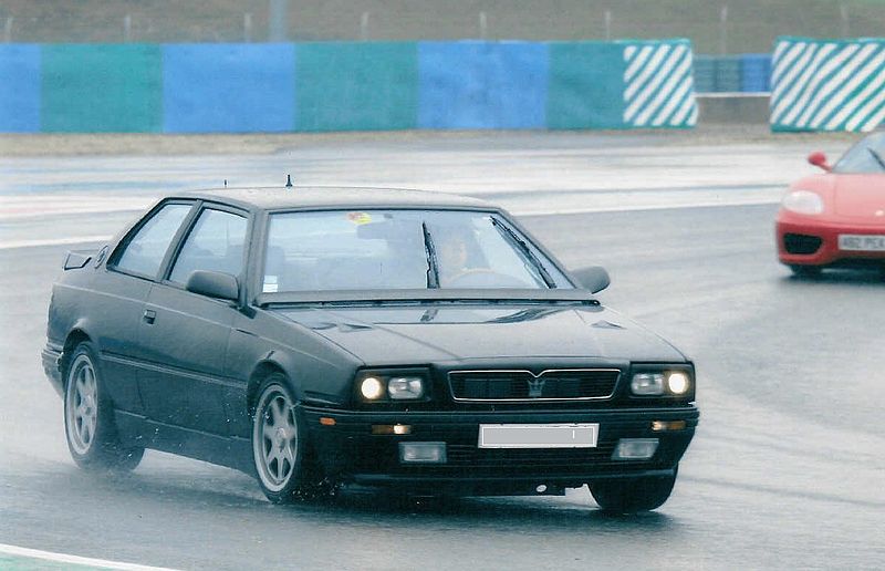 800px-Maserati_Racing_1991_%C3%A0_Magny-Cours.jpg