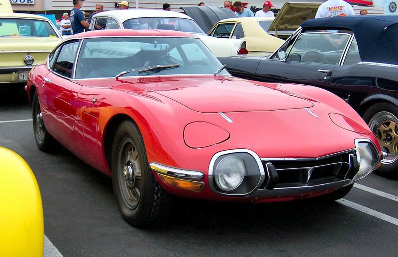 800px-Toyota_2000GT.jpg