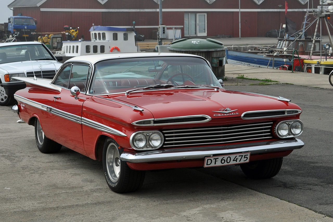 1280px-Chevrolet_Impala%2C_in_Hasle%2C_Bornholm_%282012-07-08%29%2C_by_Klugschnacker_in_Wikipedia_%281%29.JPG