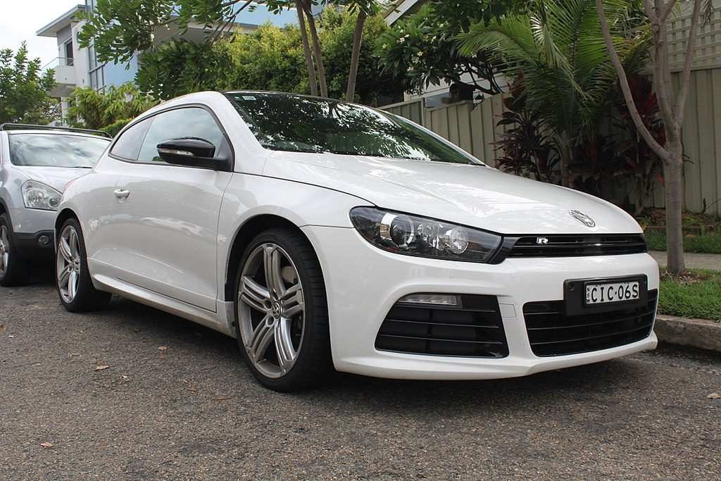 1024px-Volkswagen_Scirocco_R_%2815977639104%29.jpg