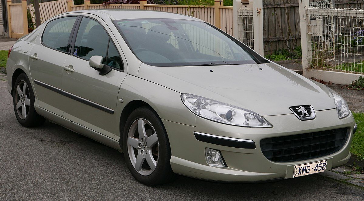 1200px-2005_Peugeot_407_ST_HDi_Executive_sedan_%282015-07-09%29_01.jpg