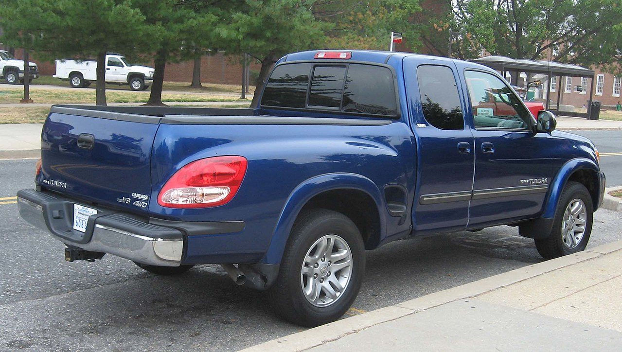 1280px-Toyota-Tundra-StepSide.jpg