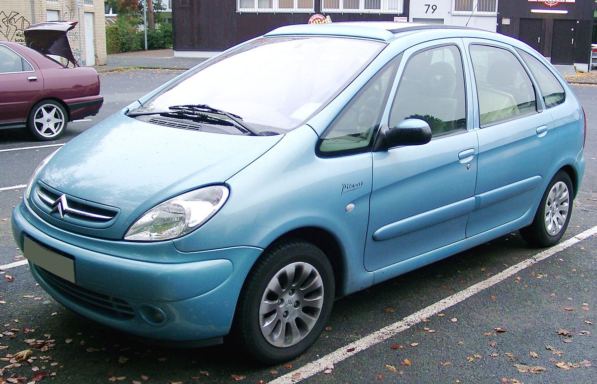 1200px-Citroen_Xsara_Picasso_front_20070928.jpg