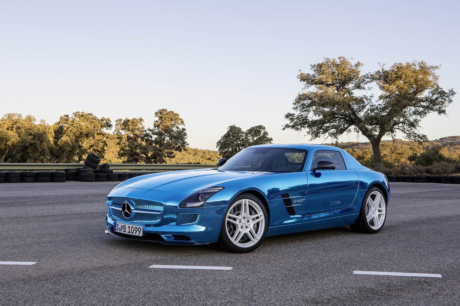 mercedes-sls-amg-electric-drive-2_0.jpg