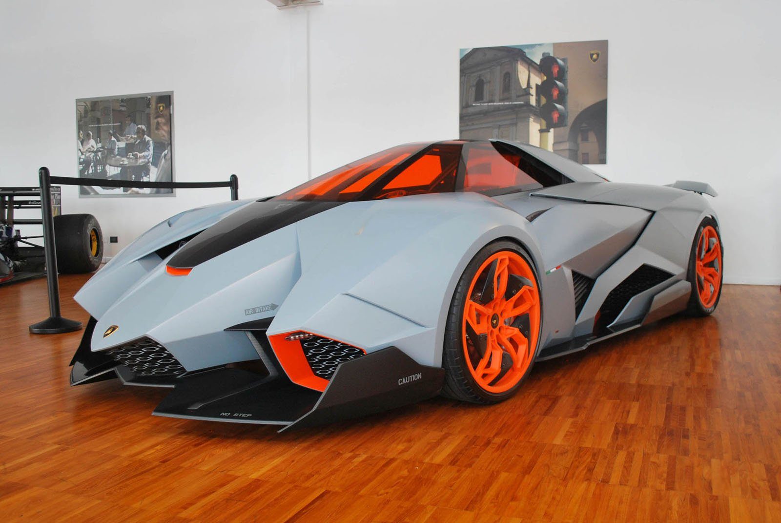 Lamborghini-Egoista-02.jpg