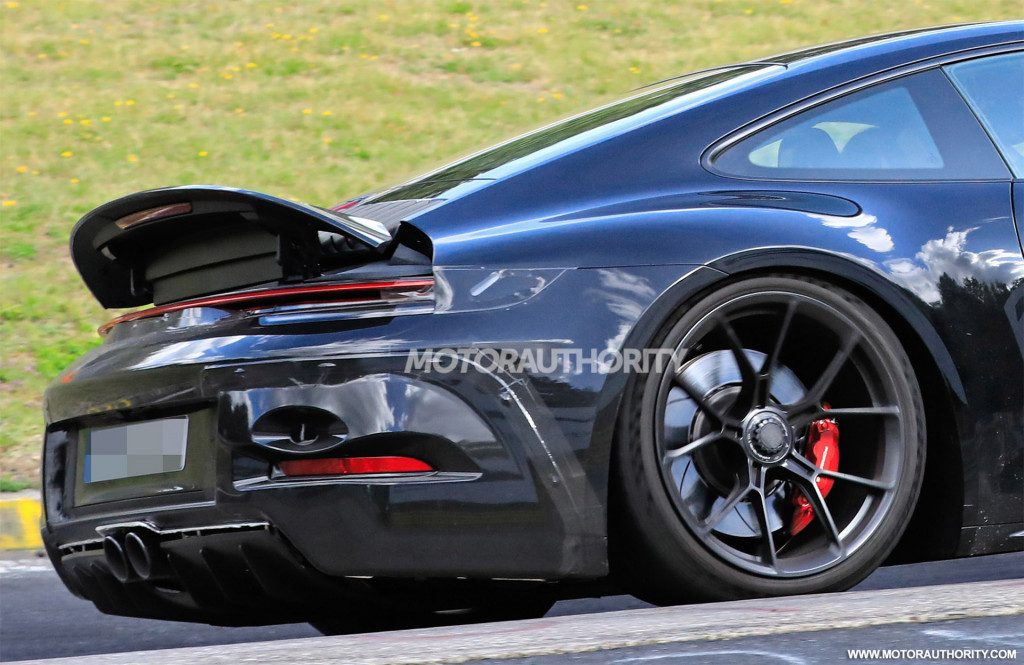 2021-porsche-911-gt3-touring-spy-shots--photo-credit-s-baldauf-sb-medien_100712518_l.jpg