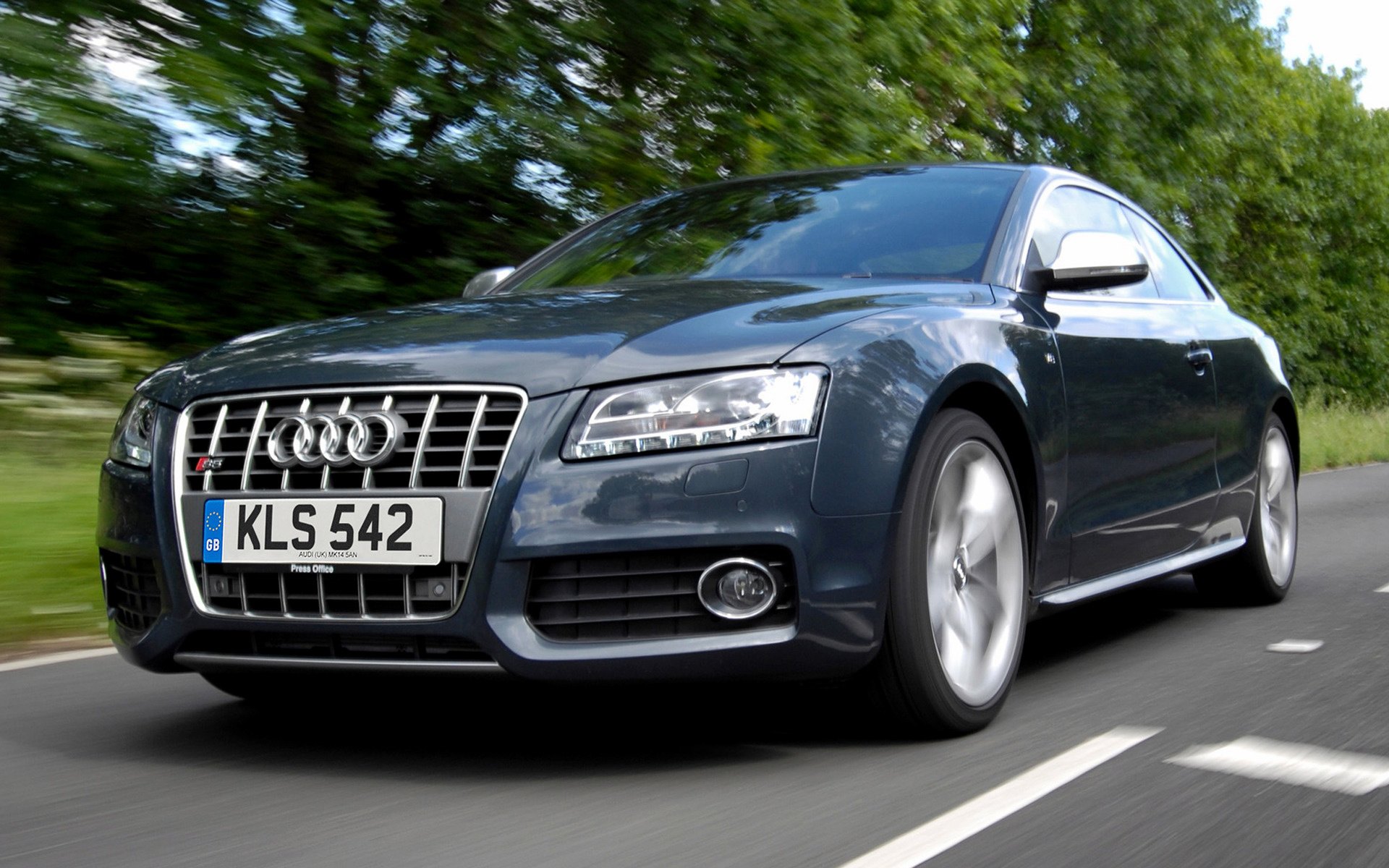 audi-s5-coupe-car-wallpaper-87423.jpg