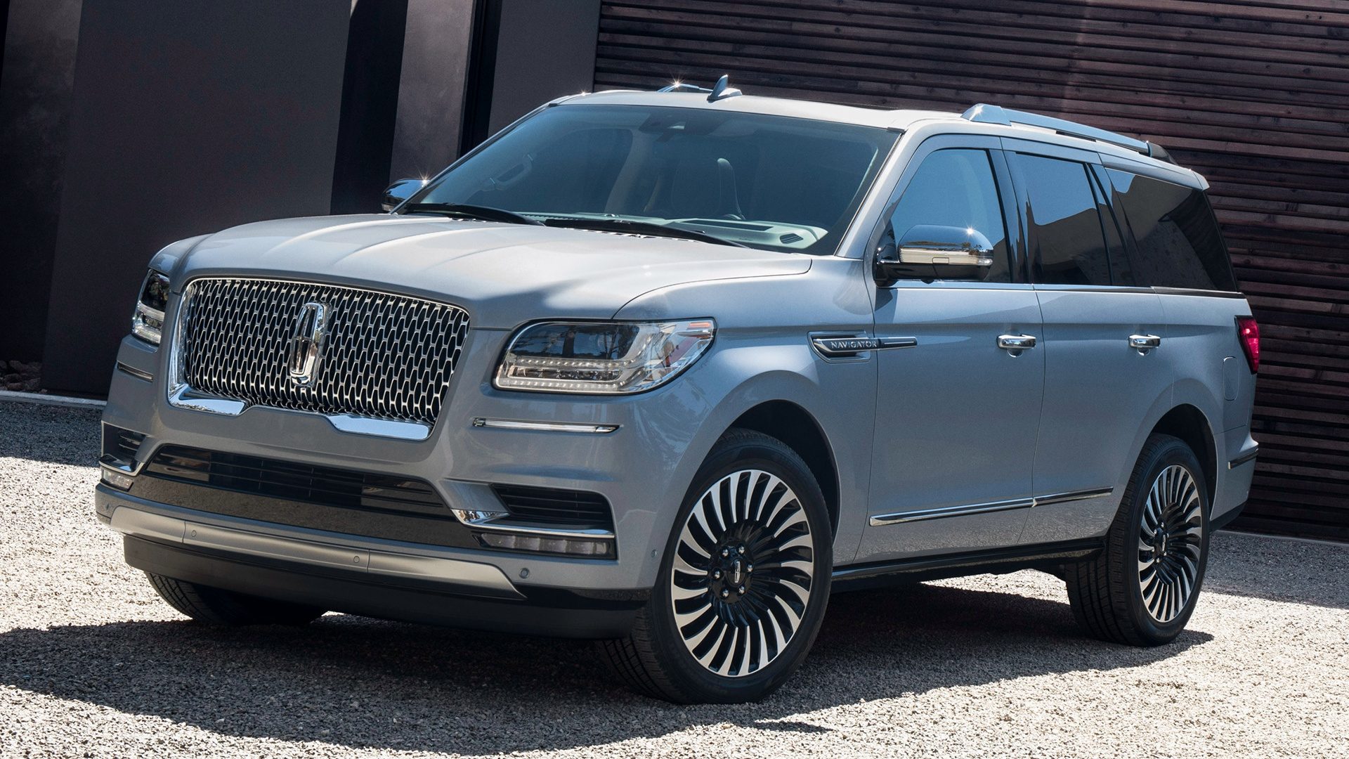 lincoln-navigator-wallpaper-hd-64893.jpg