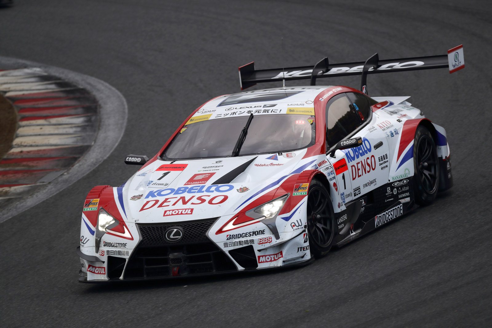 6caa4068-lexus-lc500-supergt500-6.jpg