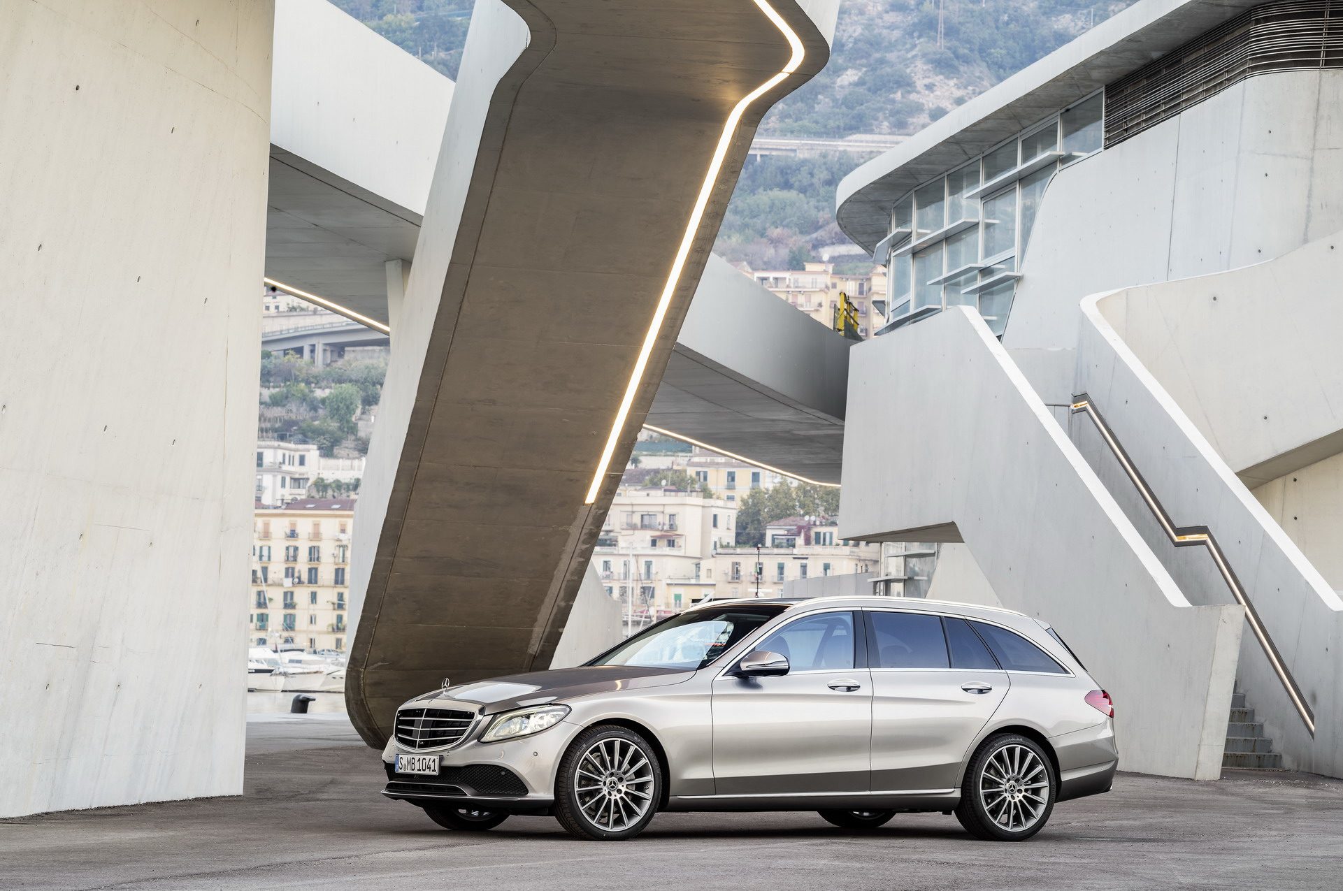 2019-Merceedes-Benz-C-Class-Facelift-17.jpg