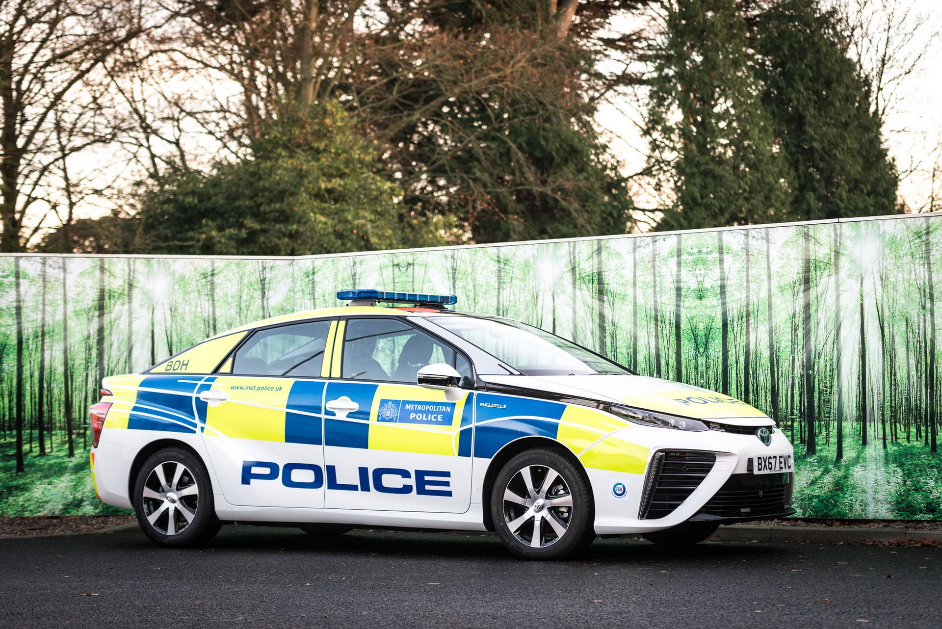 toyota-mirai-london-uk-police-4.jpg