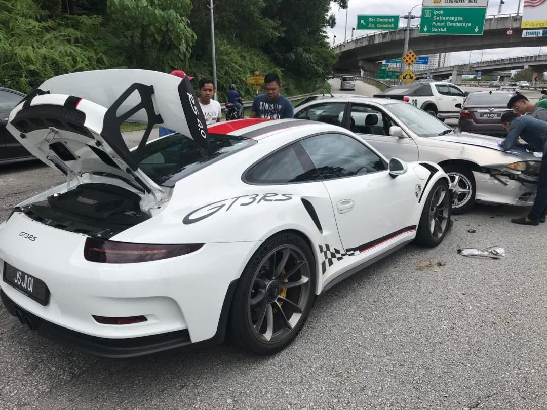 Proton-Porsche-911-GT3-RS-Crash-1.jpg