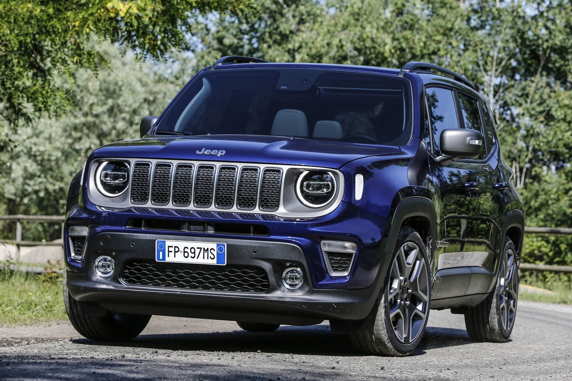 2019-jeep-renegade-02.jpg