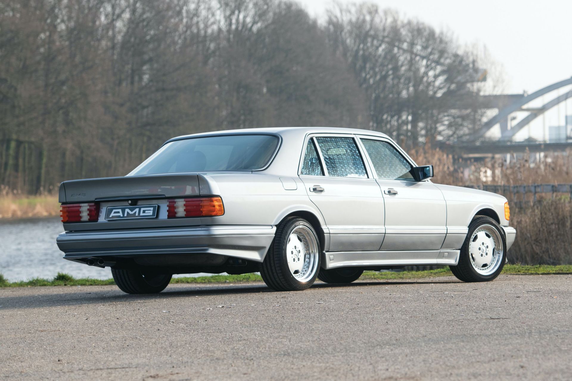 1989-Mercedes-Benz-560-SEL-AMG-6.0-2.jpg