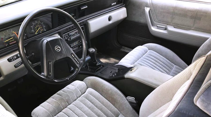 84cougar-xr7interior01.jpg