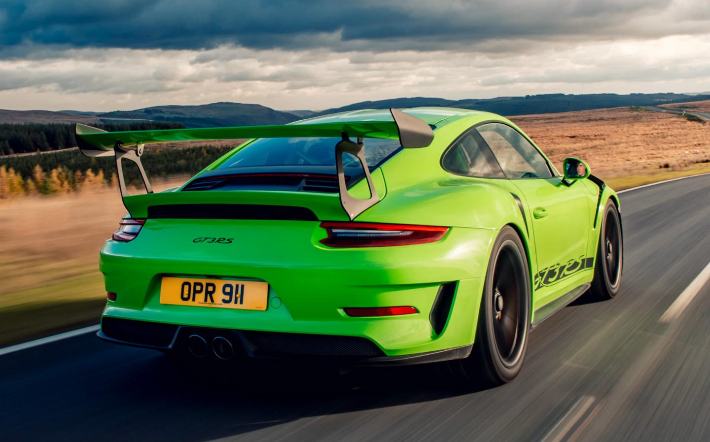 2019-Porsche-911-GT3-RS-01.jpg