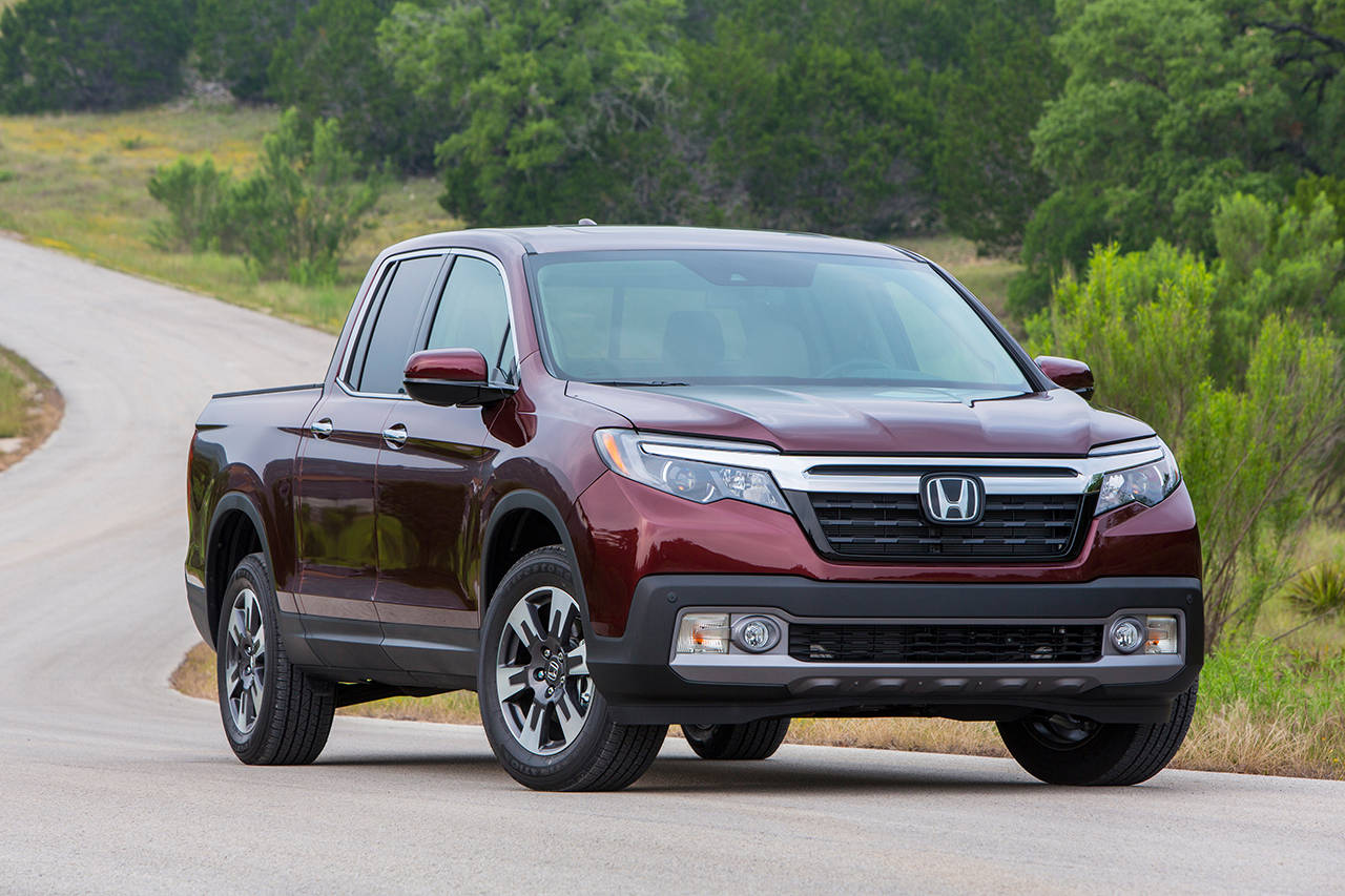 21894676_web1_M-2020-Honda-Ridgeline-front-EDH.jpg