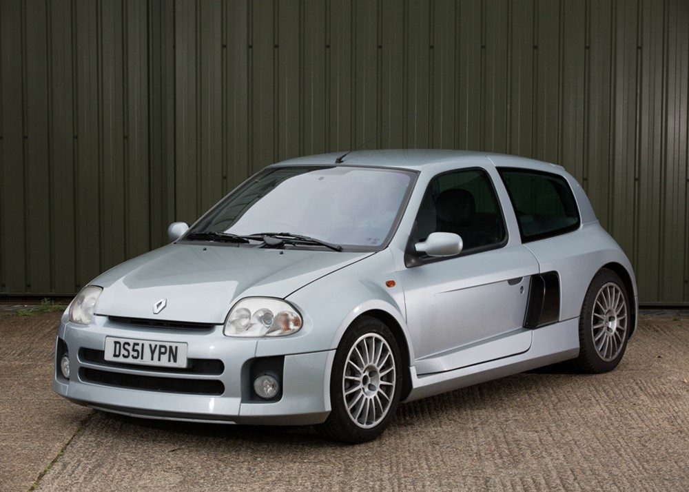 2002-renault-clio-v6.jpg