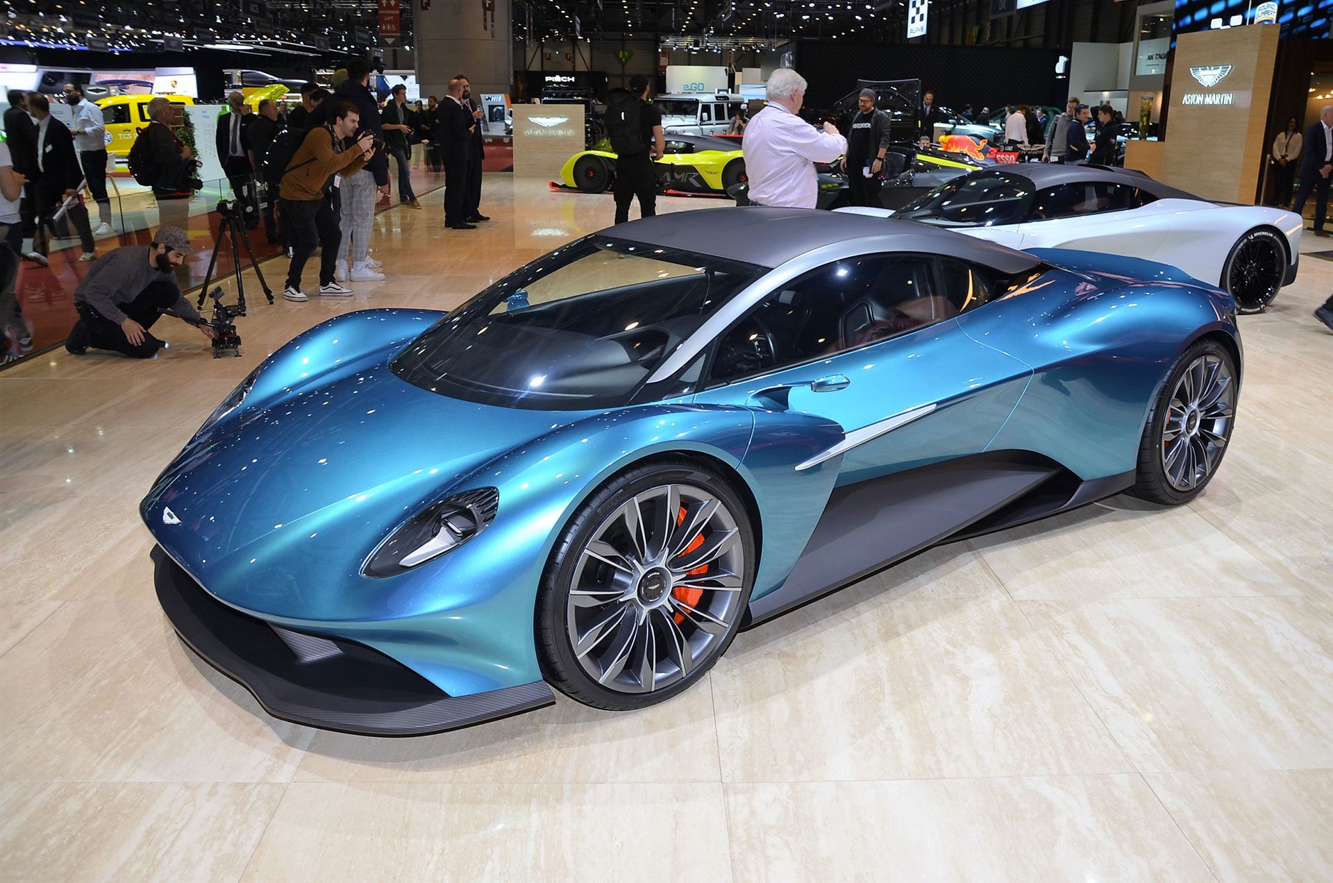 2019_Geneve-Live-Aston-Martin-Vanquish-Vision_06.jpg