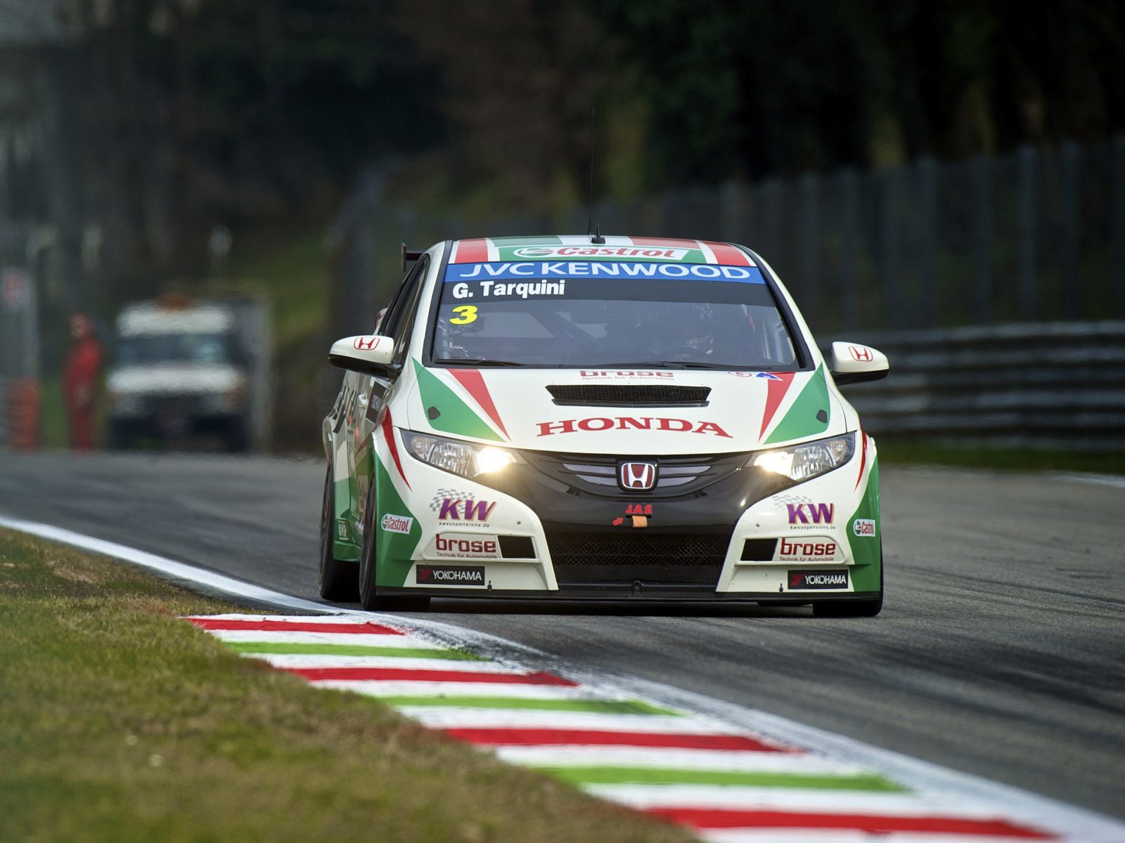 honda-civic-wtcc-2013-379998.jpg