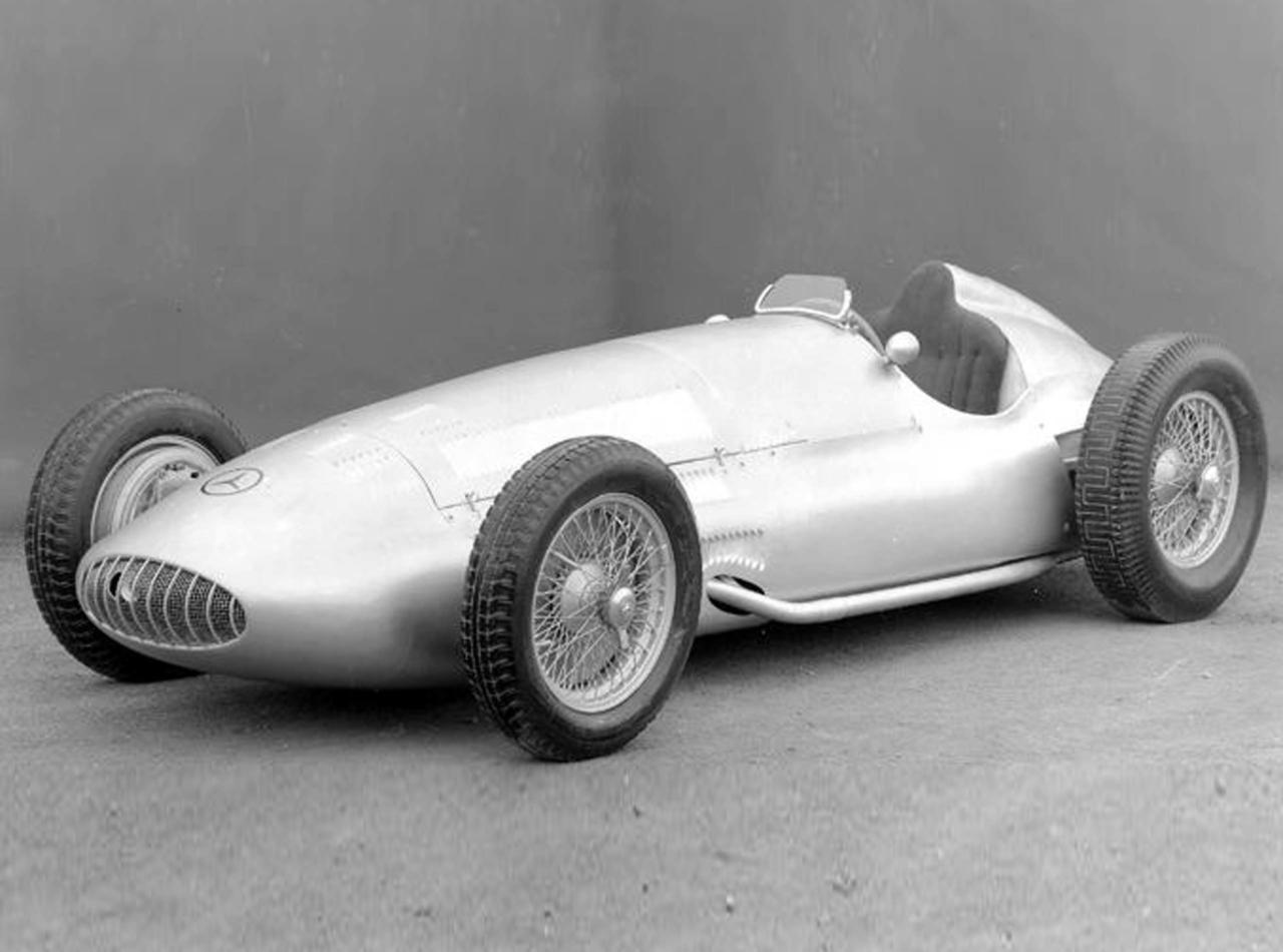 classic_historie_fahrzeuge_3liter_formel_w154_1939_2560x1900-1280x950.jpg