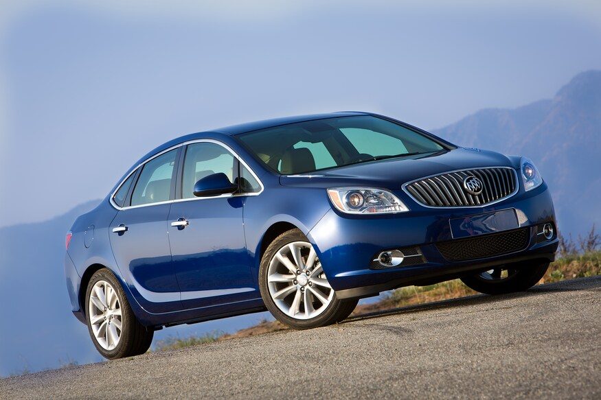 2013-Buick-Verano-front-three-quarters1