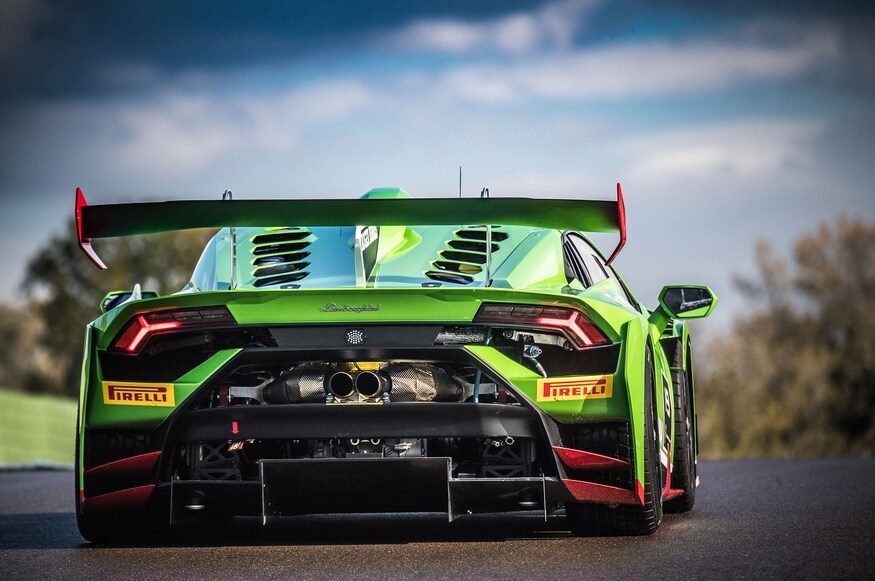 2018-Lamborghini-Huracan-Super-Trofeo-EVO-rear-view-01.jpg