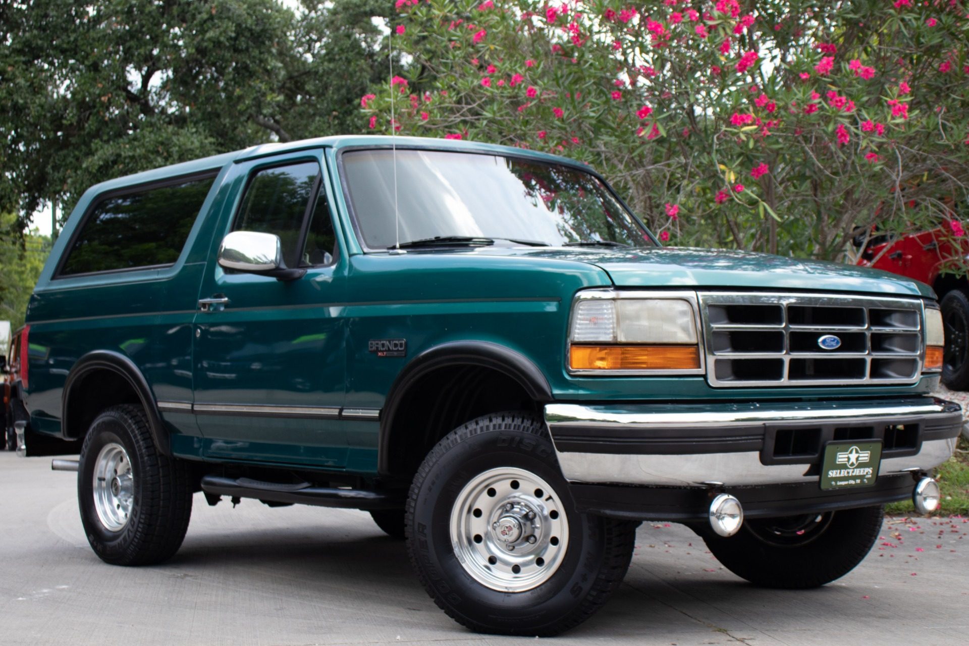 Used-1996-Ford-Bronco-XLT.jpg